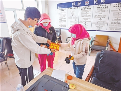     青銅峽市葉盛鎮(zhèn)安排開(kāi)展防火巡查工作。